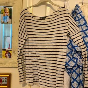 Vince lightweight sweater top